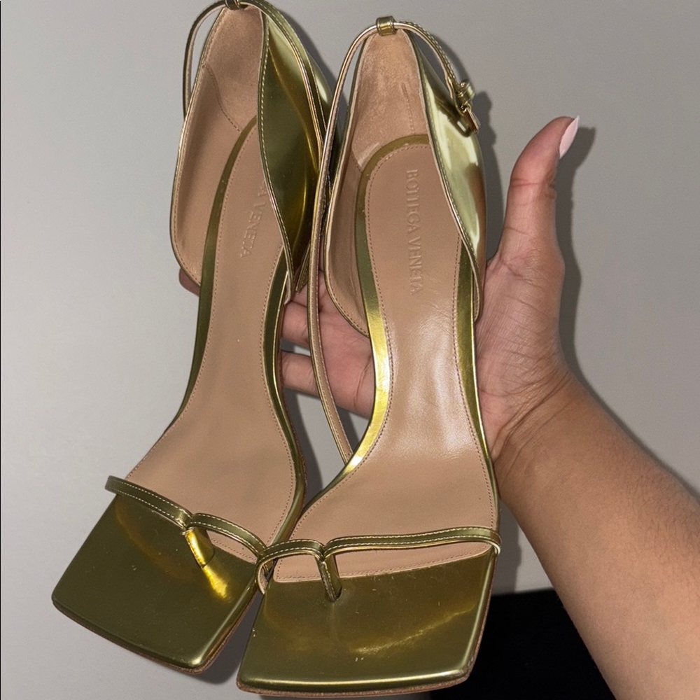 BRAND NEW Bottega Veneta Gold Stiletto Heels with Slingback